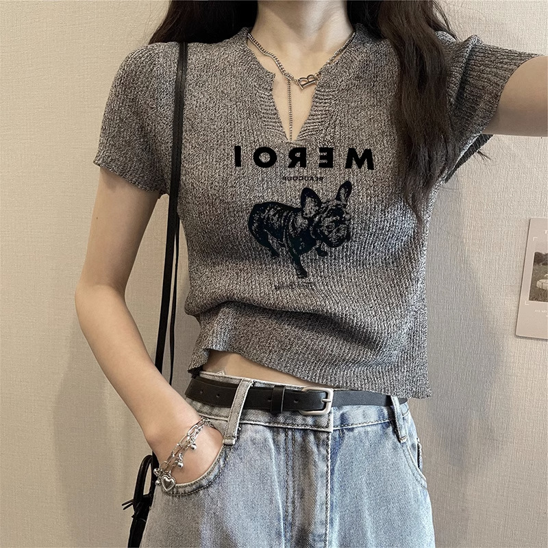 正肩v领短袖t恤女装夏季新款设计感小众辣妹修身短款针织小衫上衣
